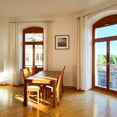 1-raum-wohnung Zentral Gelegen Appartamento