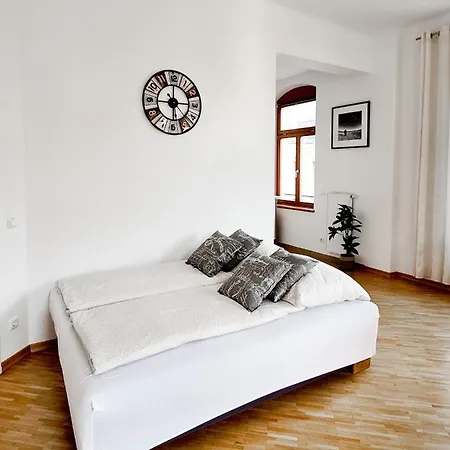 1-raum-wohnung Zentral Gelegen *