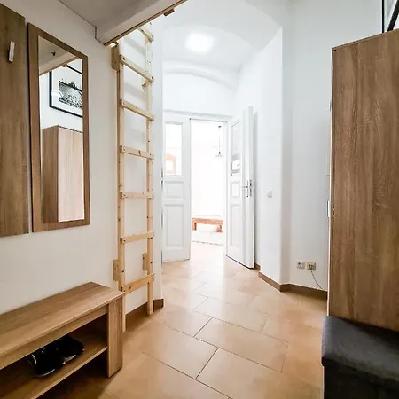 1-raum-wohnung Zentral Gelegen *