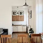 Lejlighed 1-raum-wohnung Zentral Gelegen *