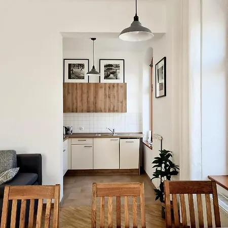 Apartmán 1-raum-wohnung Zentral Gelegen *