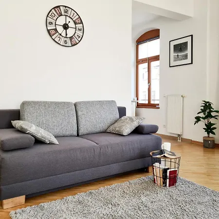 1-raum-wohnung Zentral Gelegen *