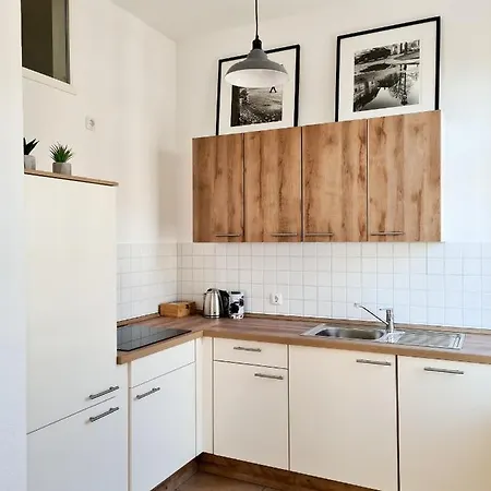 Lägenhet 1-raum-wohnung Zentral Gelegen *