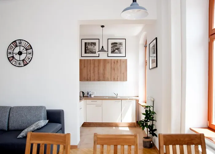 Apartment 1-raum-wohnung Zentral Gelegen