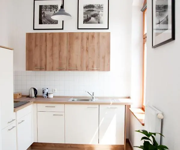 Apartment 1-raum-wohnung Zentral Gelegen