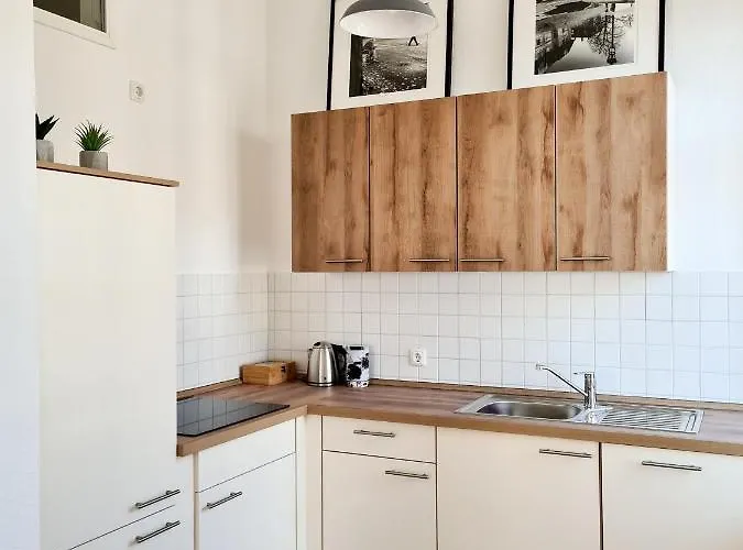 Apartment 1-raum-wohnung Zentral Gelegen *